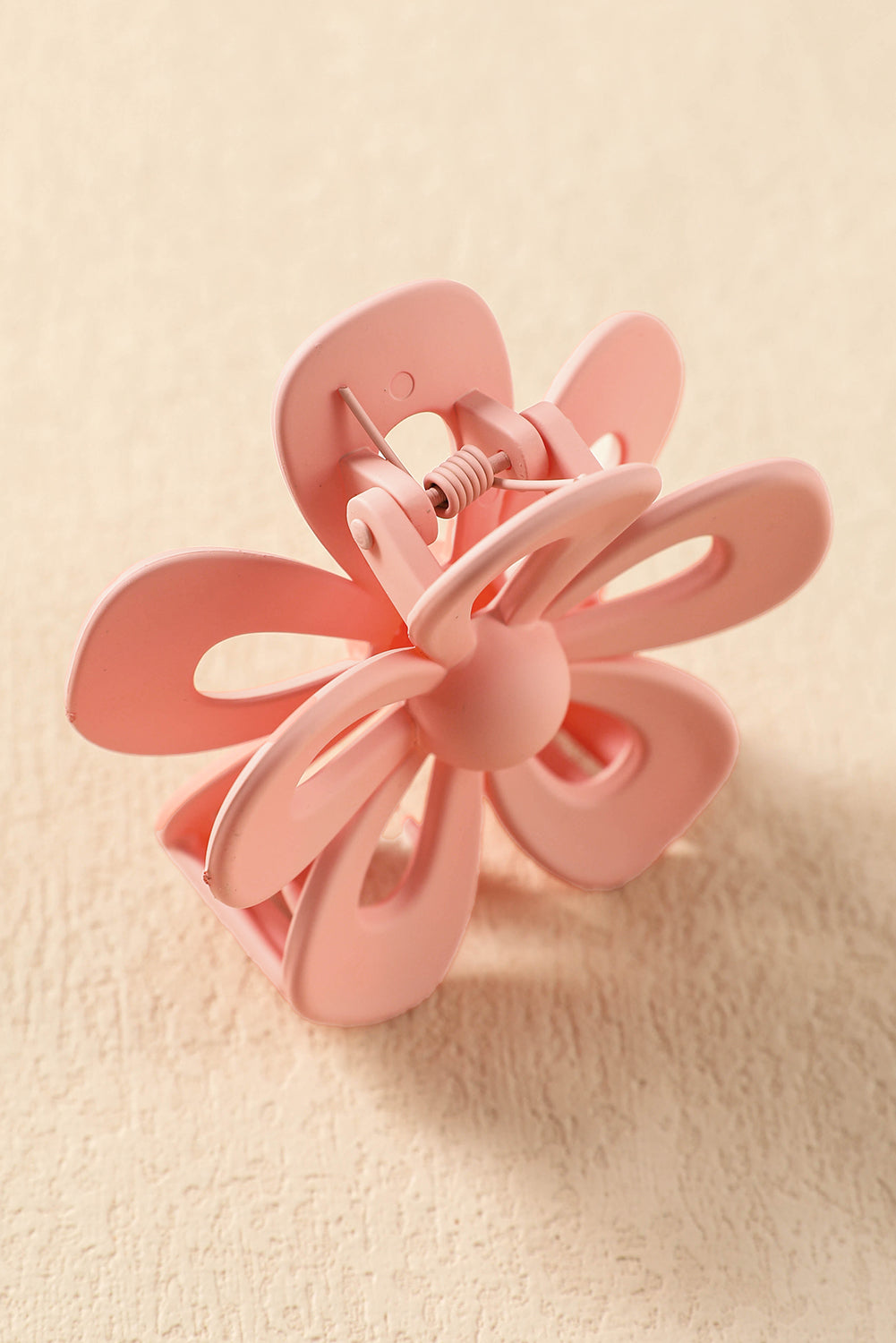 Light Pink Sweet Hollowed Flower Shape Claw Clip