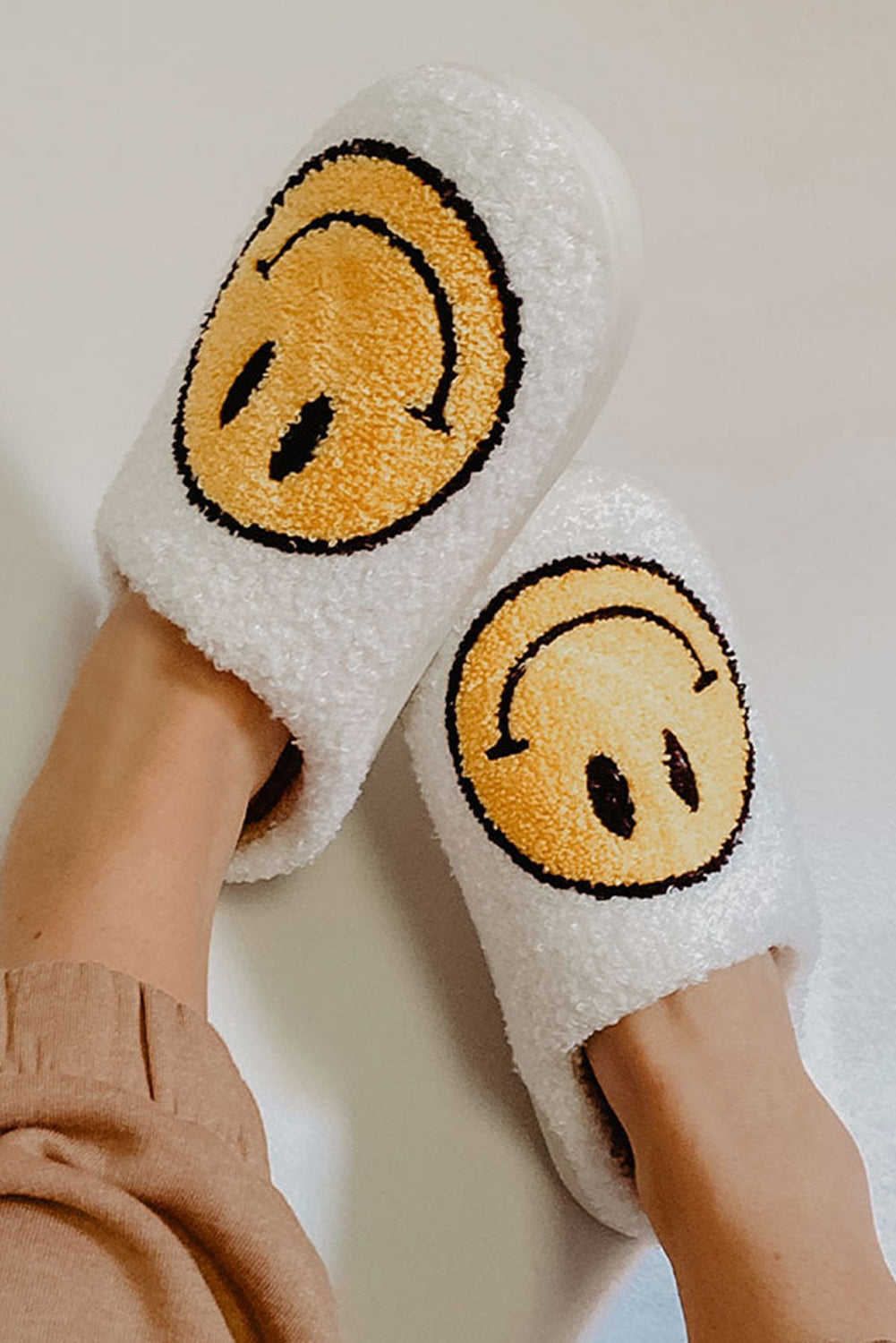 White Smile Face Print Non-slip Plush Home Slippers