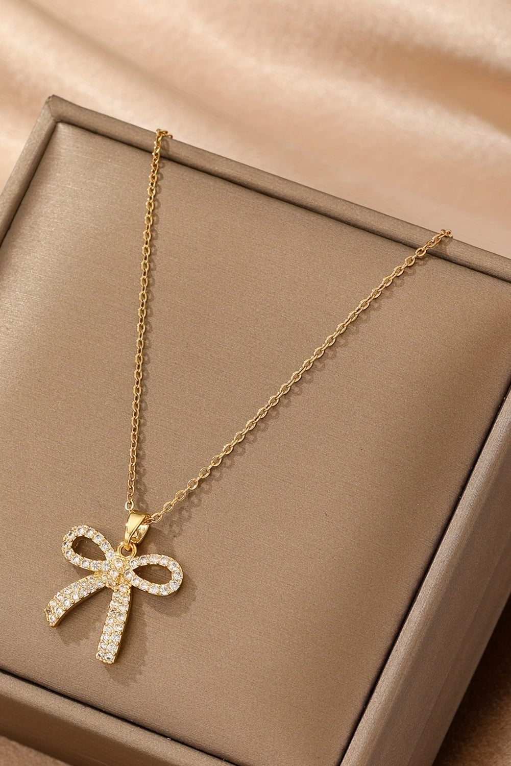 Gold Rhinestone Bowknot Pendant Necklace