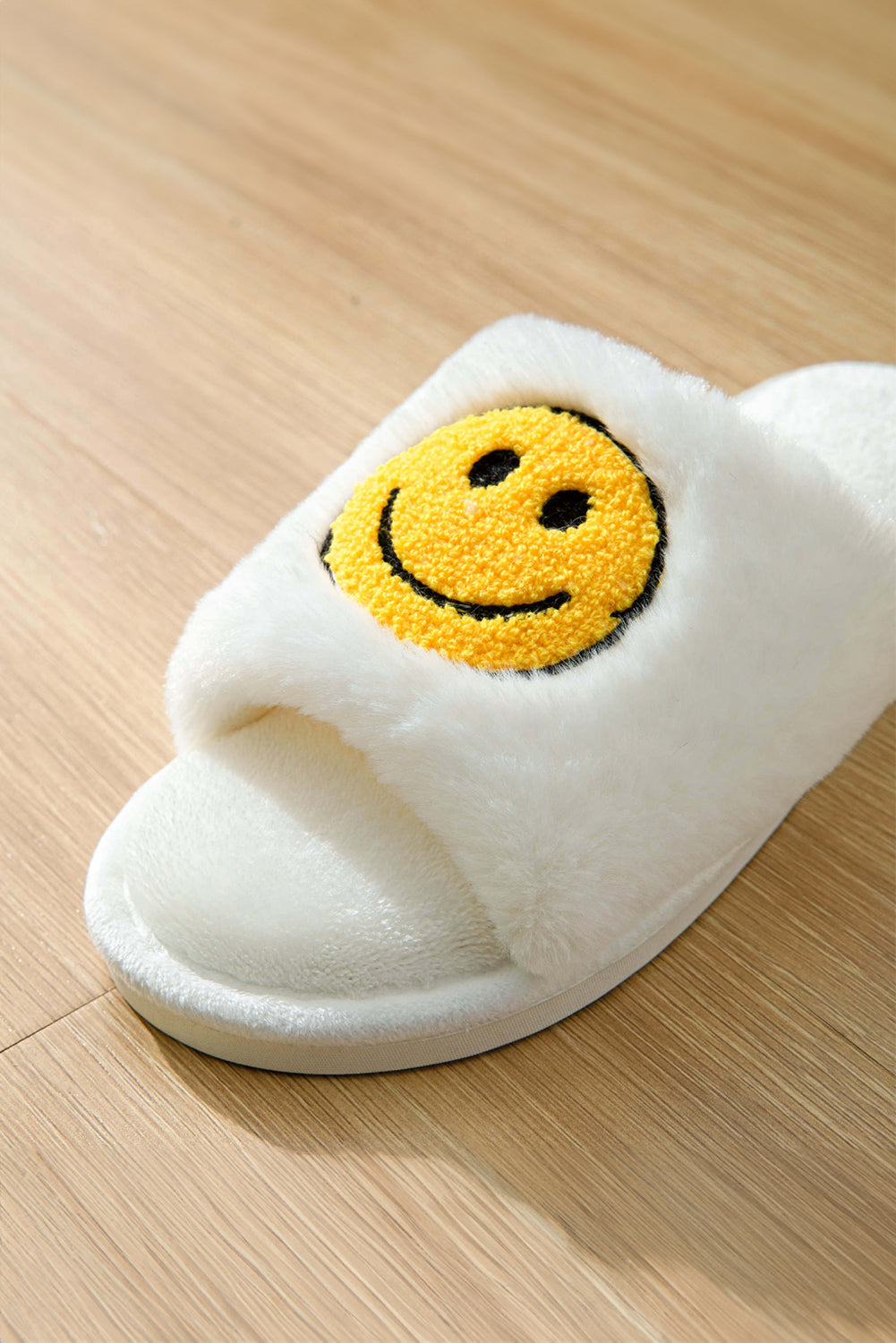 White Smile Graphic Plush Home Slippers