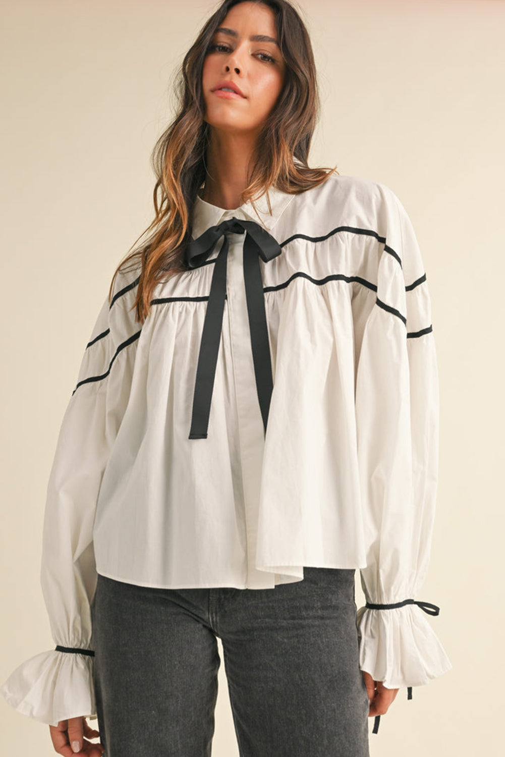 White Sweet Bowknot Button-up Long Sleeve Blouse