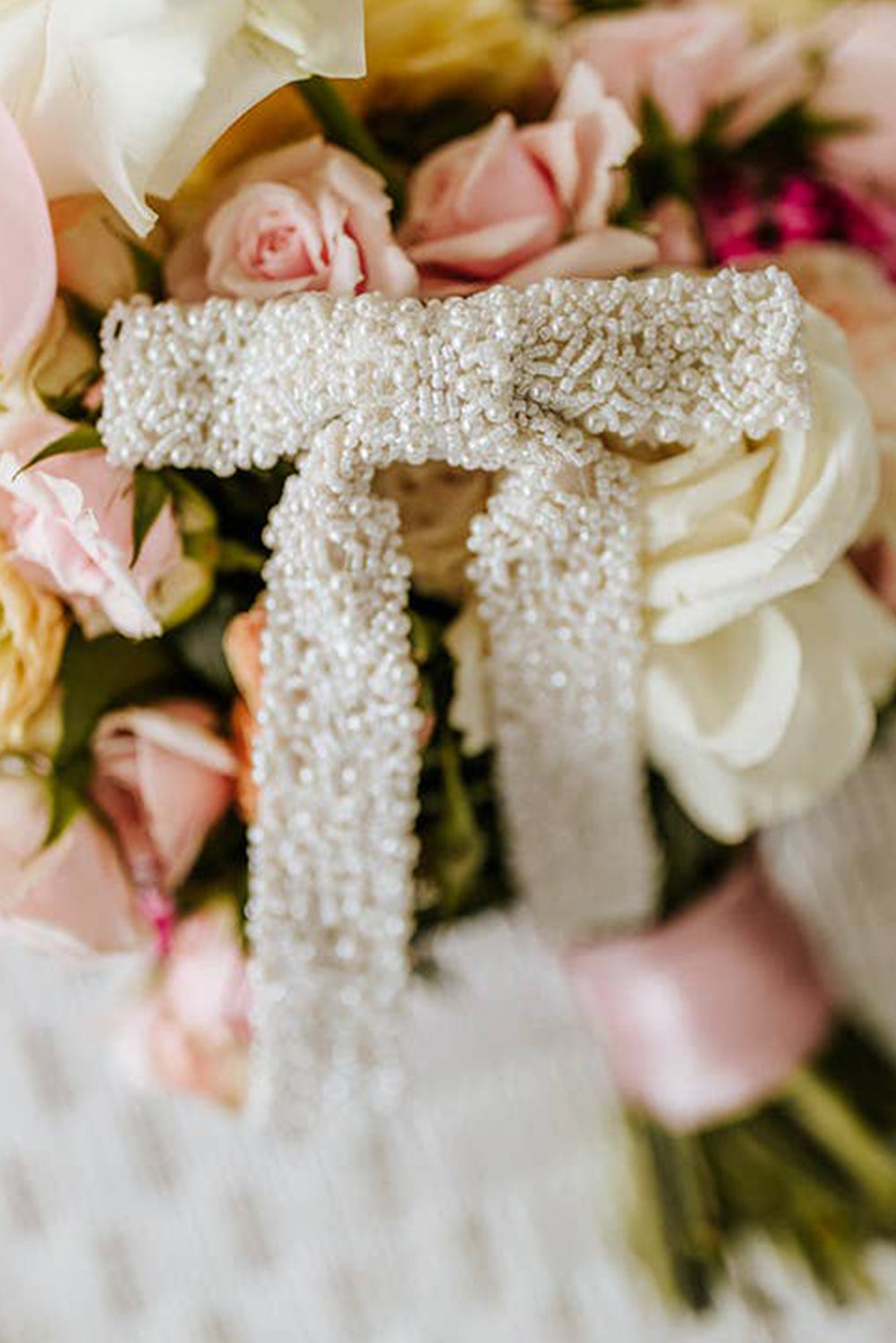 White Cute Bow Beaded Hair Clip