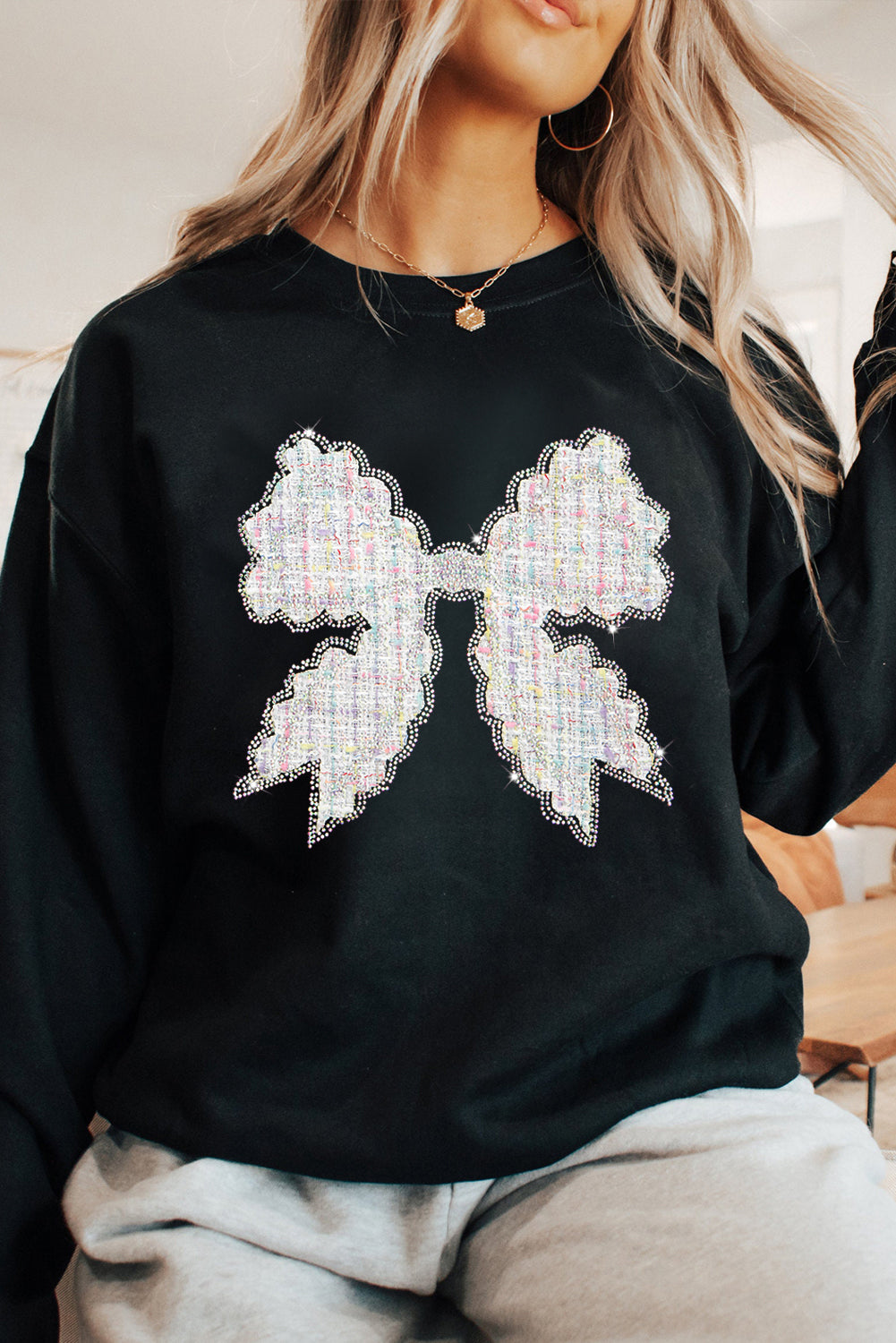 Black Rhinestone Décor Bow Graphic Pullover Sweatshirt