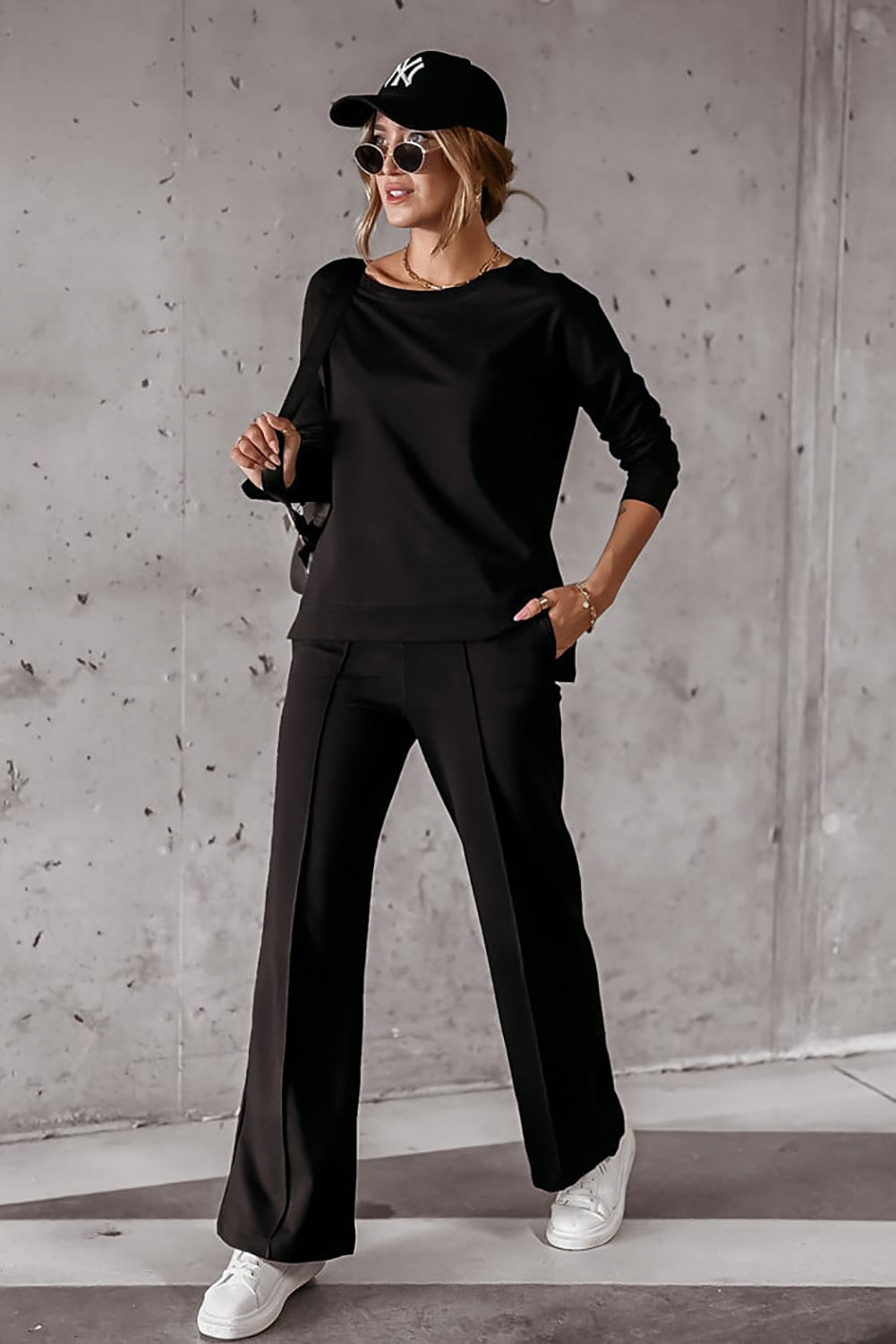 Black Solid Pullover And Seamed Casual Pants Set