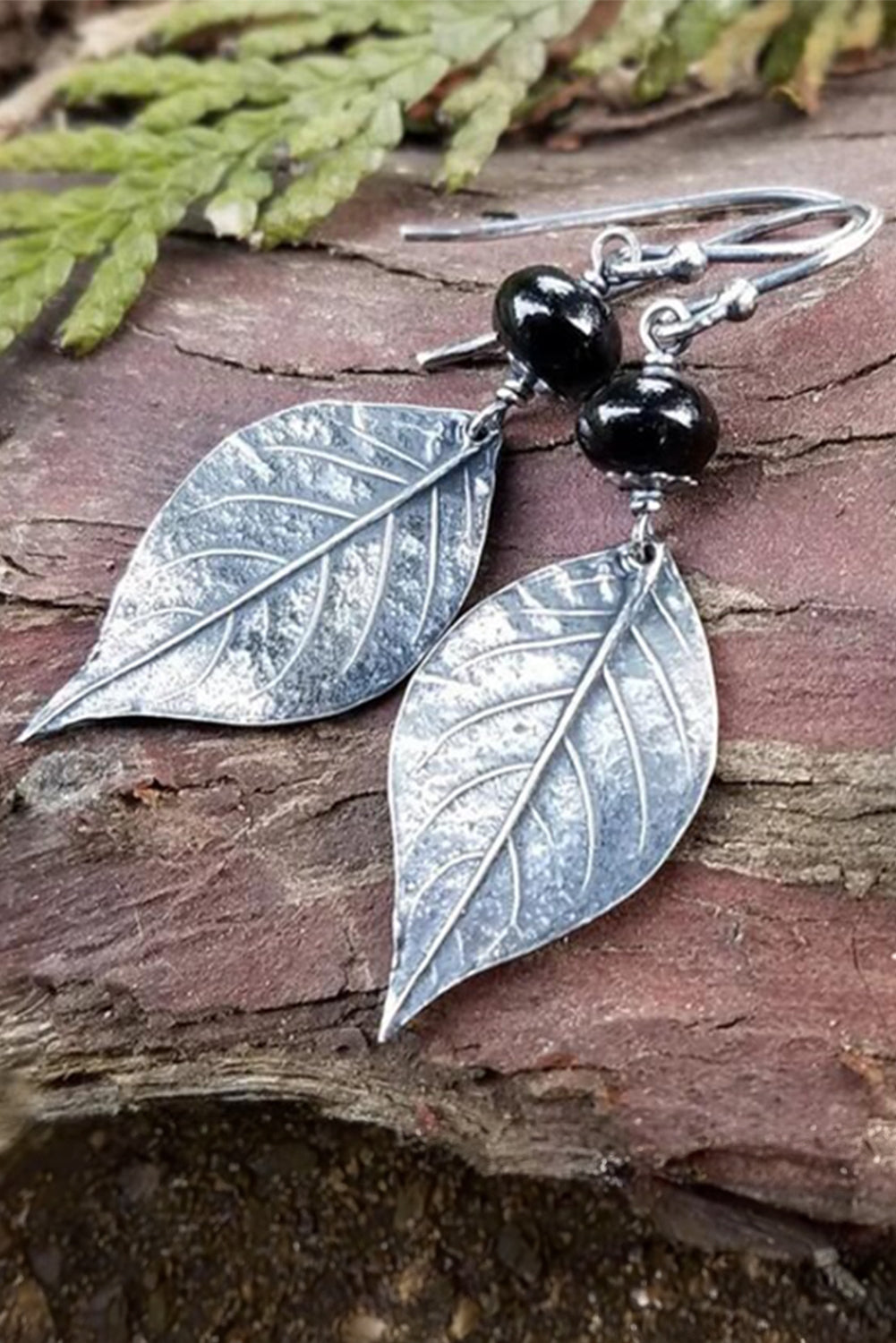 Silvery Vintage Leaf Shape Bead Dangle Earrings