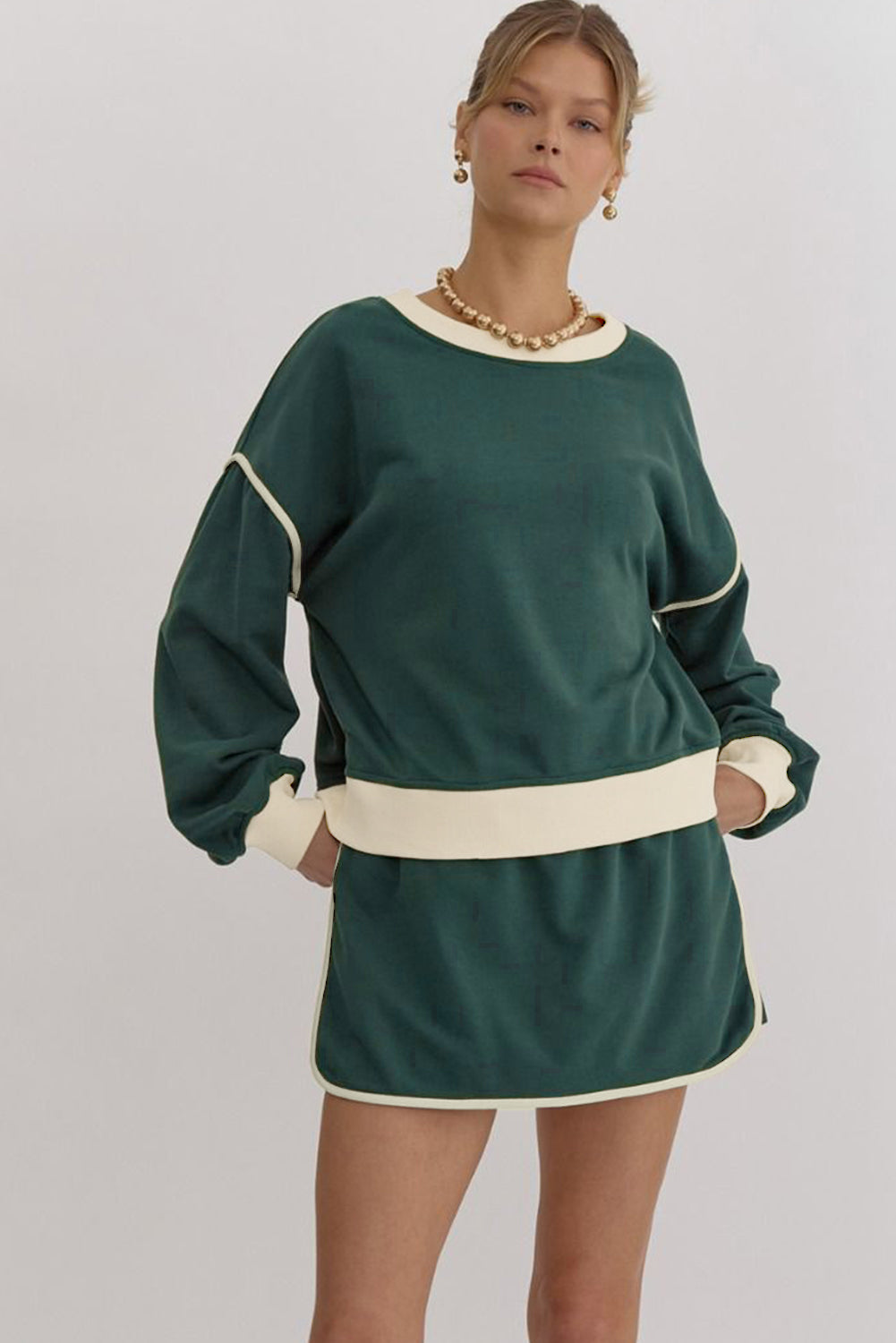 Evergreen Contrast Trim Loose Pullover and Lace-up Waist Skirt Set